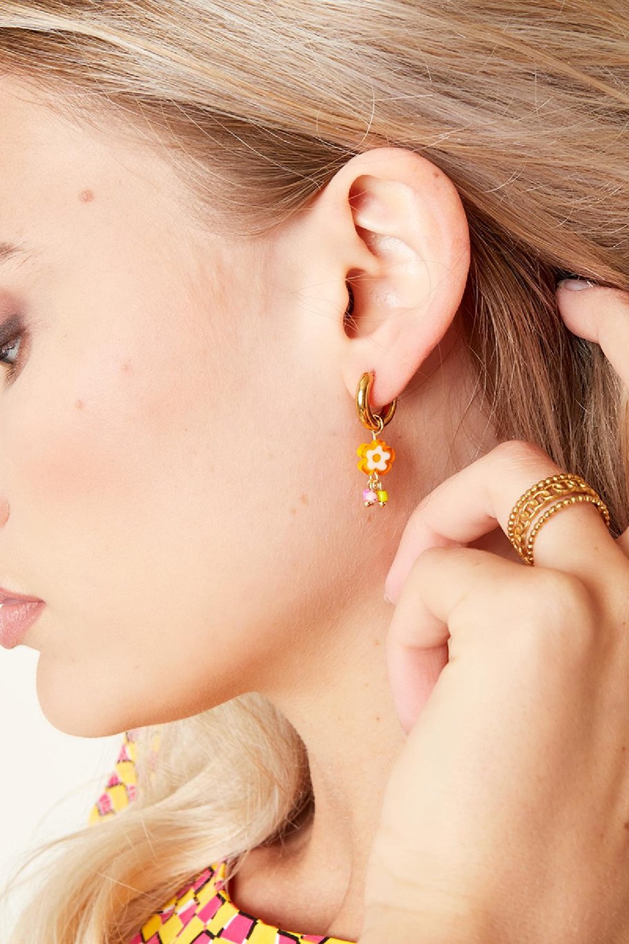 Gelbe Blumenohrringe - #summergirls-Kollektion Goldfarbe Edelstahl Bild2